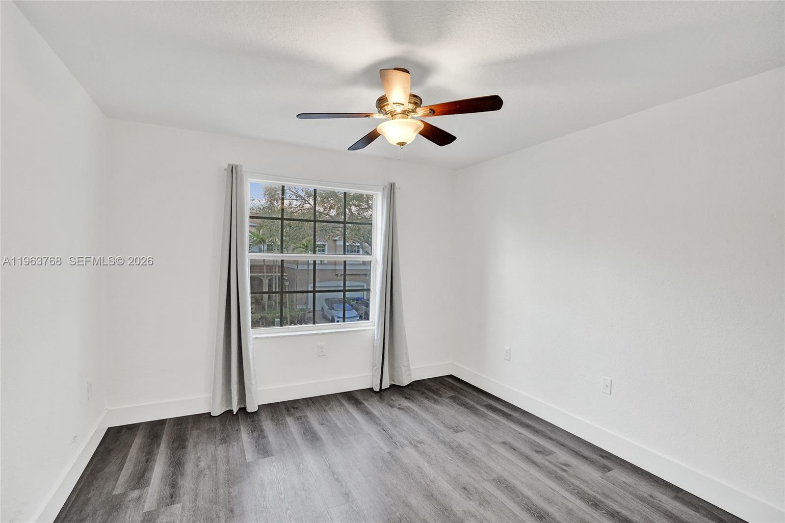 4253 Southwest 124th Terrace Miramar, FL 33027 - Photo 16 of 35