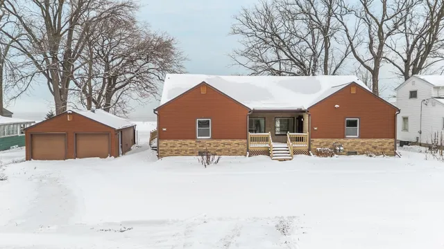 $527,000 | 2453 East Shore Drive, Green Bay, WI 54302