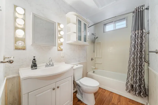 $527,000 | 2453 East Shore Drive, Green Bay, WI 54302