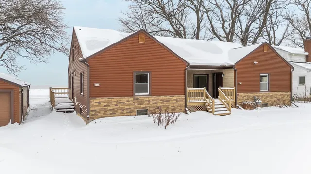 $527,000 | 2453 East Shore Drive, Green Bay, WI 54302