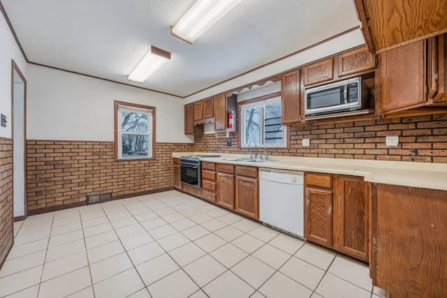 $527,000 | 2453 East Shore Drive, Green Bay, WI 54302