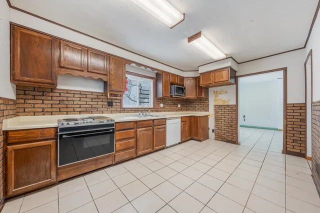 $527,000 | 2453 East Shore Drive, Green Bay, WI 54302