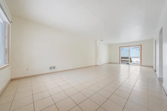 $527,000 | 2453 East Shore Drive, Green Bay, WI 54302