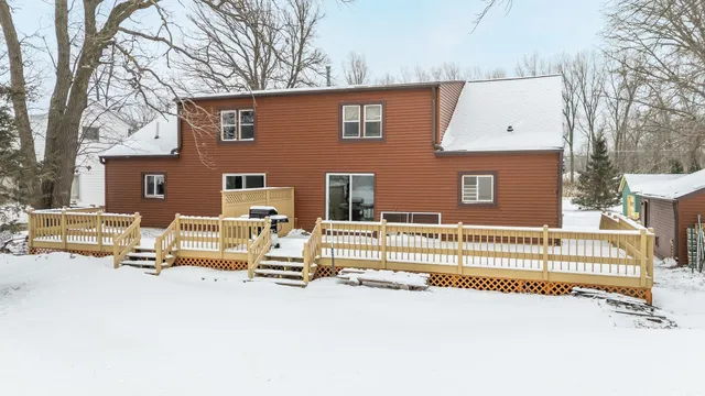 $527,000 | 2453 East Shore Drive, Green Bay, WI 54302