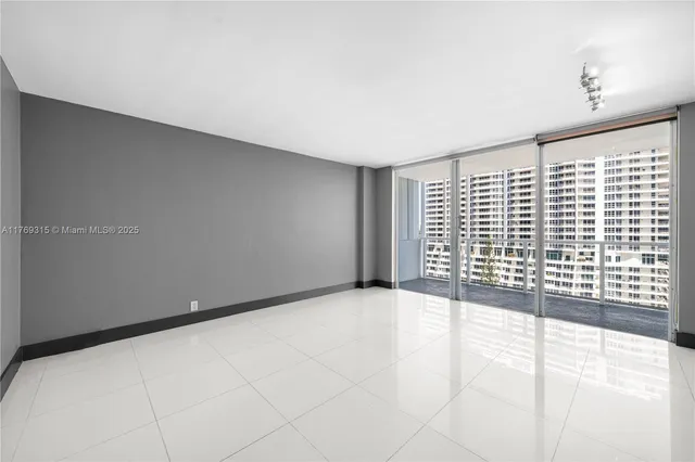 $450,000 | 3301 Northeast 5th Avenue, Unit 1212, Miami, FL 33137
