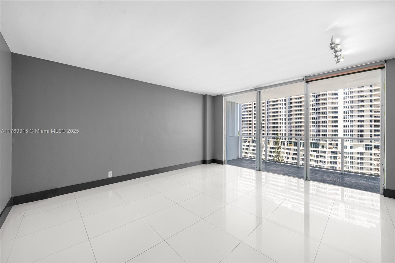 3301 Northeast 5th Avenue, Unit 1212 Miami, FL 33137 - Photo 11 of 37