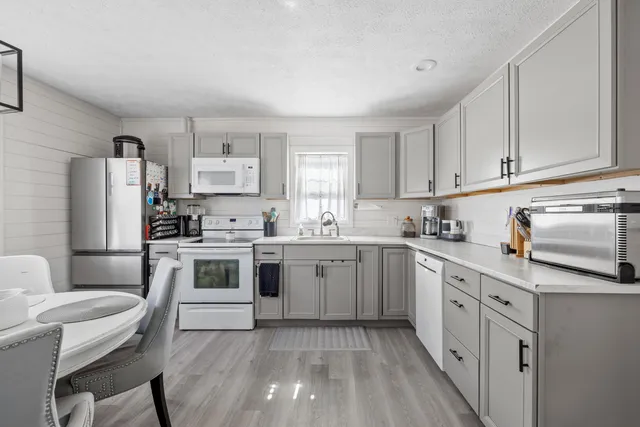 $439,000 | 3 Nichols Lane, Kennebunk, ME 04043