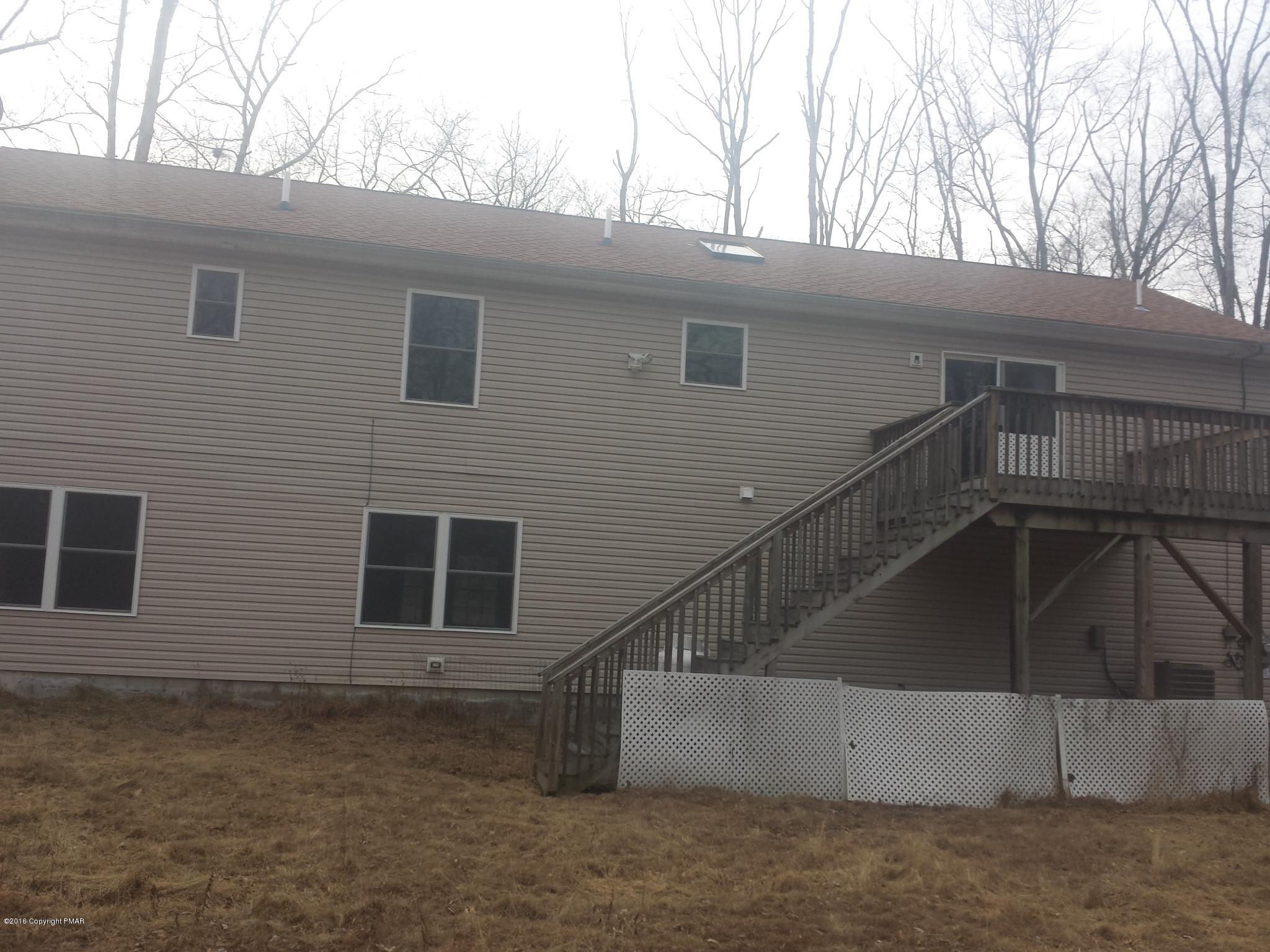 276 Powder Horn Road Henryville, PA 18332 - Photo 15 of 16 a view of entryway