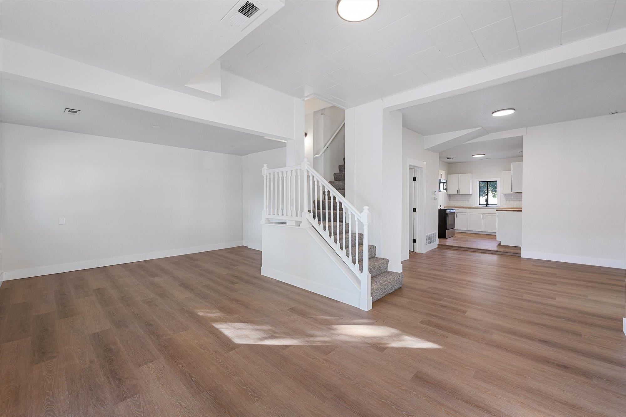 824 West Fairview Avenue Spokane, WA 99205 - Photo 3 of 29