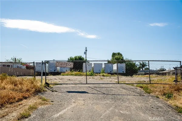 $399,000 | 22985 Markham Street, Perris, CA 92570