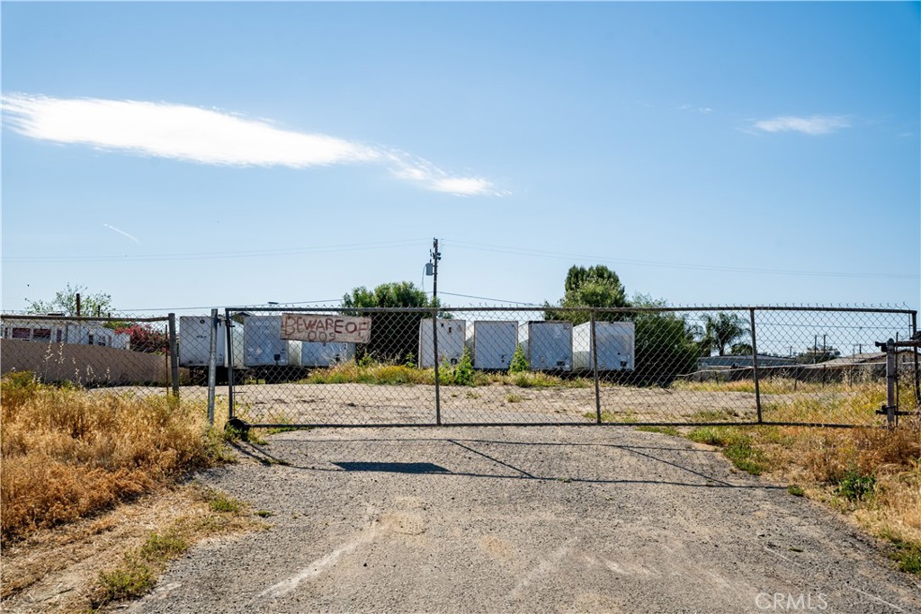 22985 Markham Street Perris, CA 92570 - Photo 2 of 6