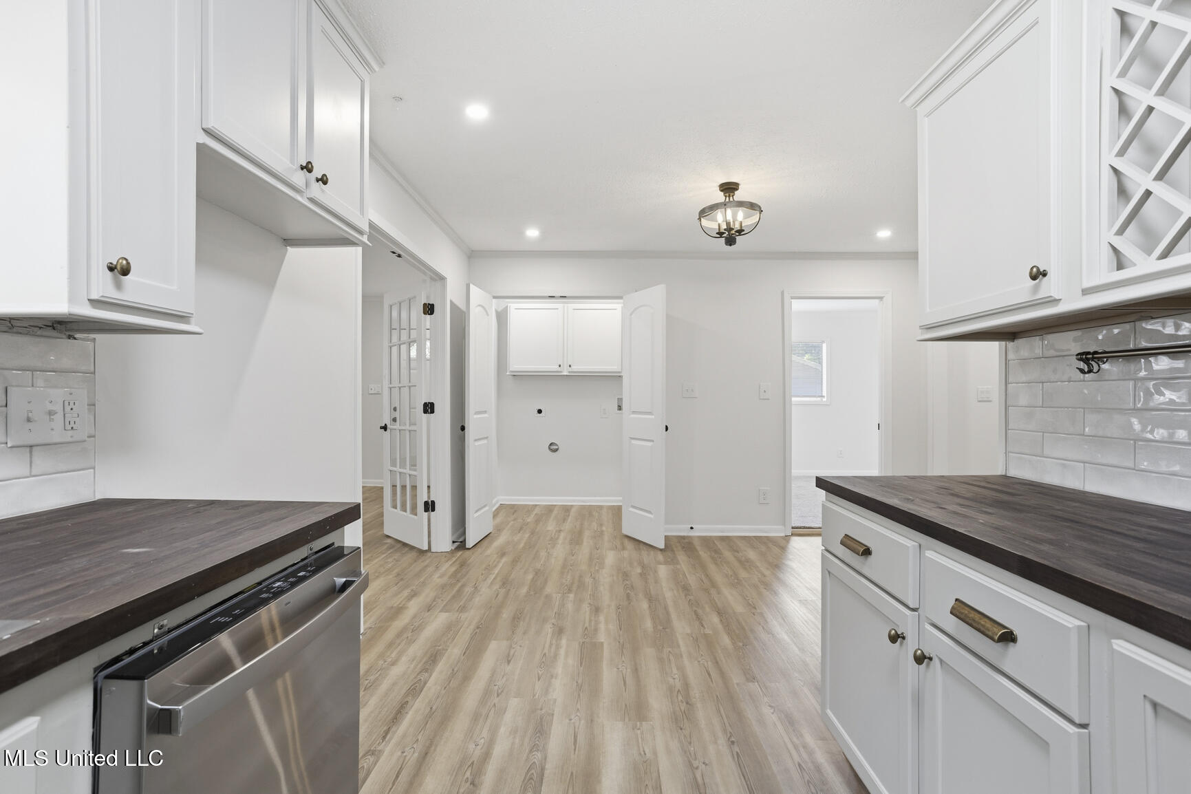 1068 Westway Street Jackson, MS 39212 - Photo 11 of 28 1068 Westway1-9