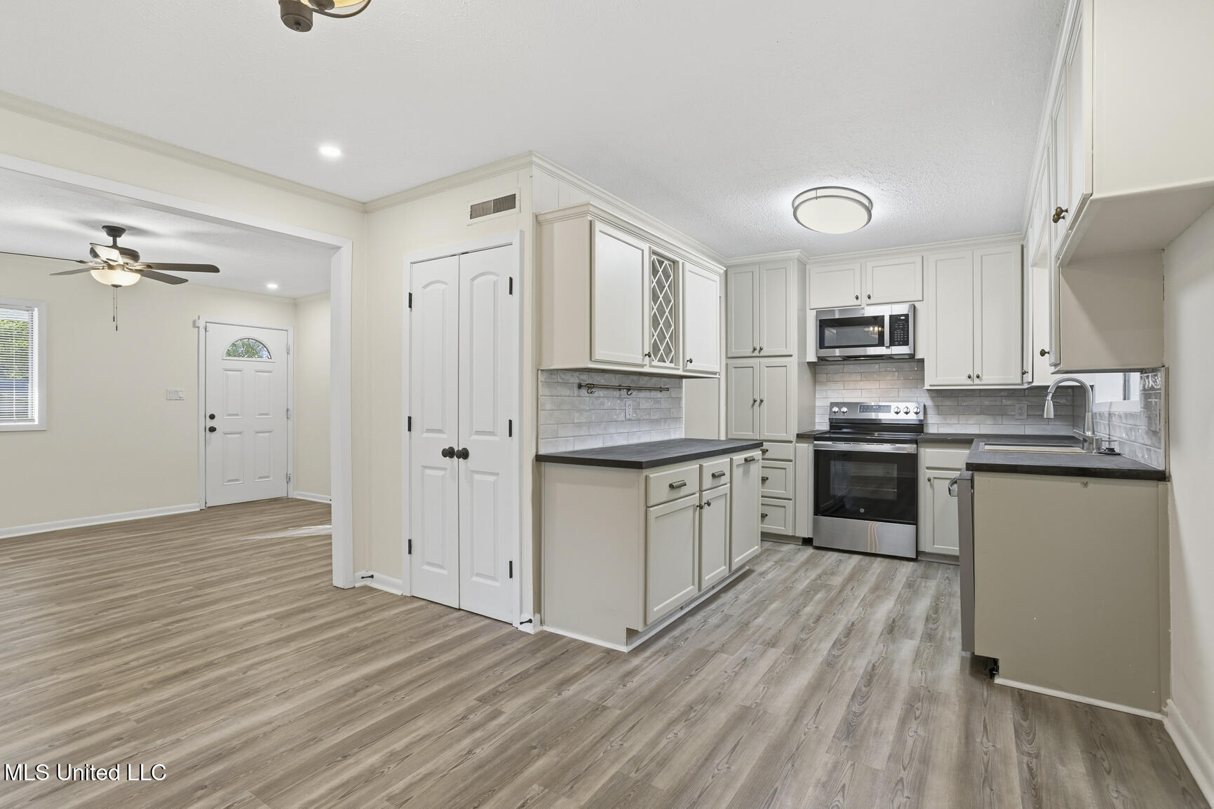 1068 Westway Street Jackson, MS 39212 - Photo 7 of 28 1068 Westway1-5