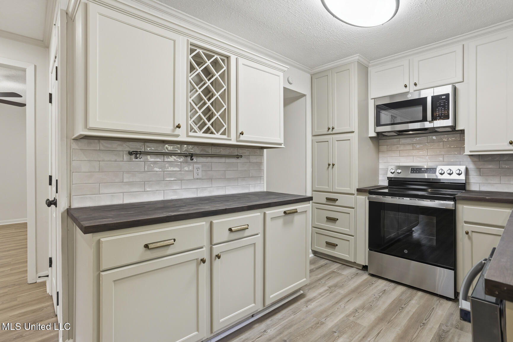 1068 Westway Street Jackson, MS 39212 - Photo 9 of 28 1068 Westway1-7