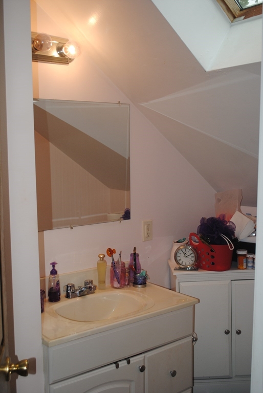 29 Walnut Street, Unit 2 Waltham, MA 02453 - Photo 3 of 11