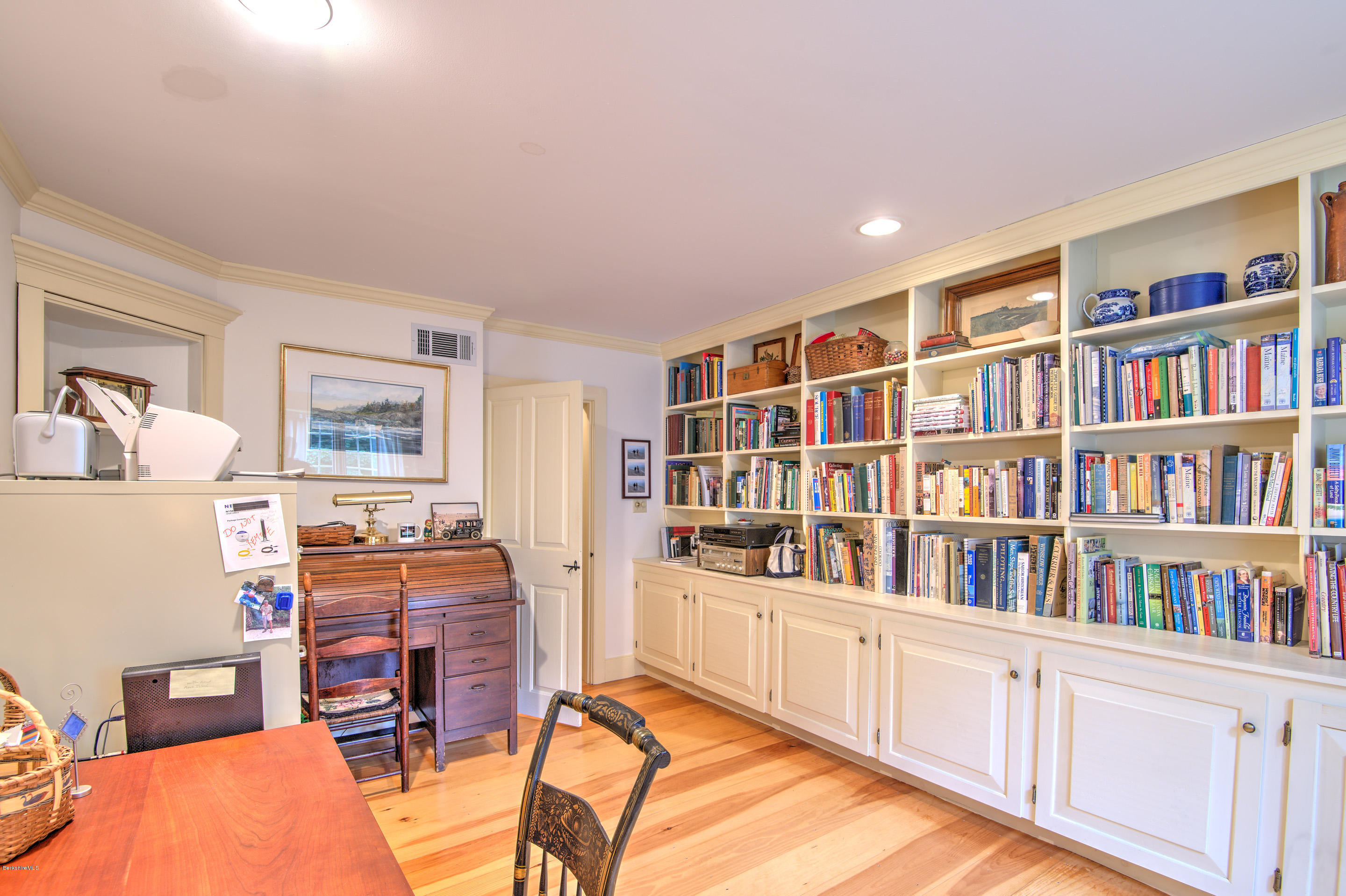 44 Burrows Turnpike Road Bernardston, MA 01337 - Photo 19 of 35 Built-Ins