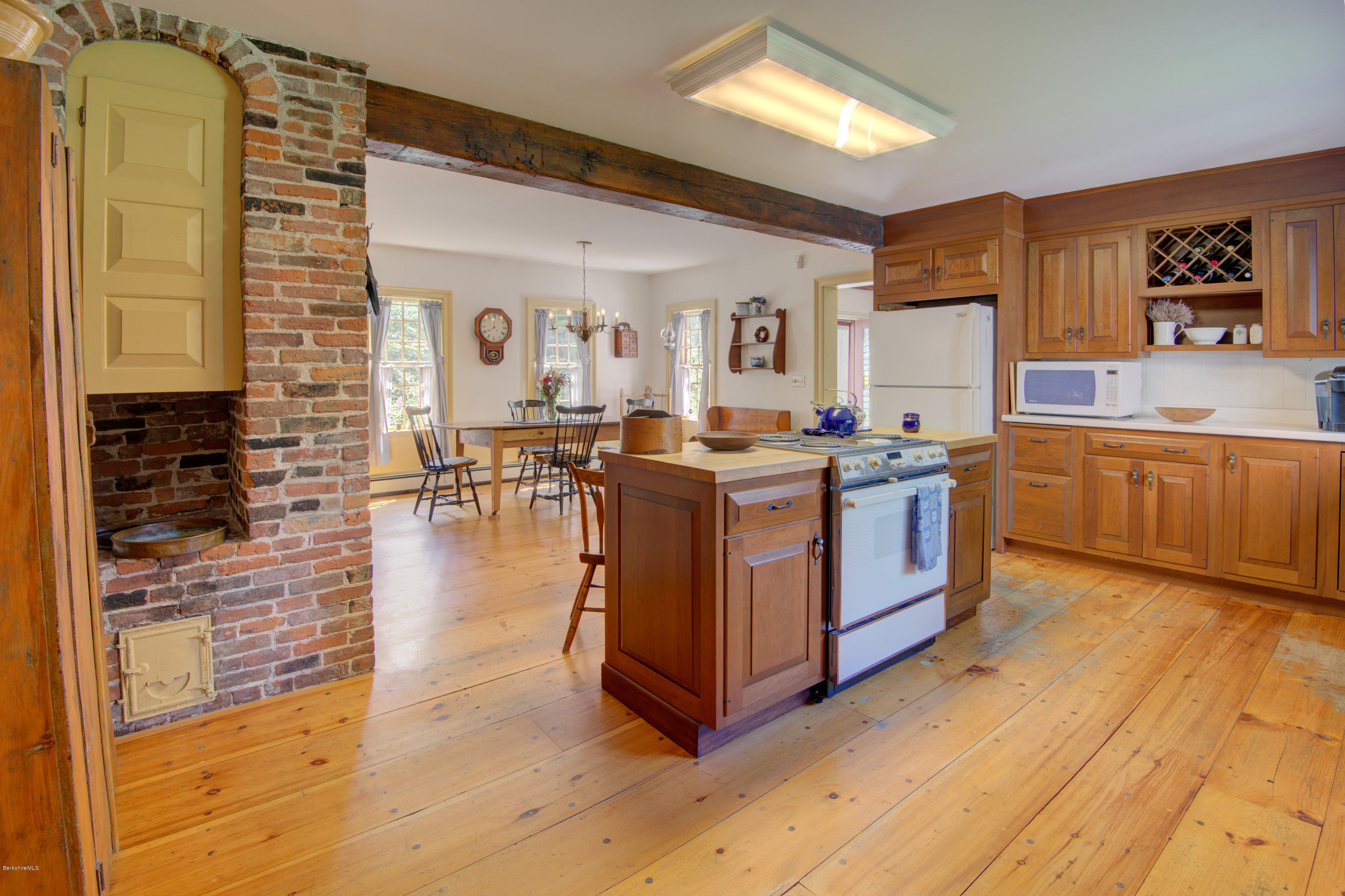 Eat in Kitchen