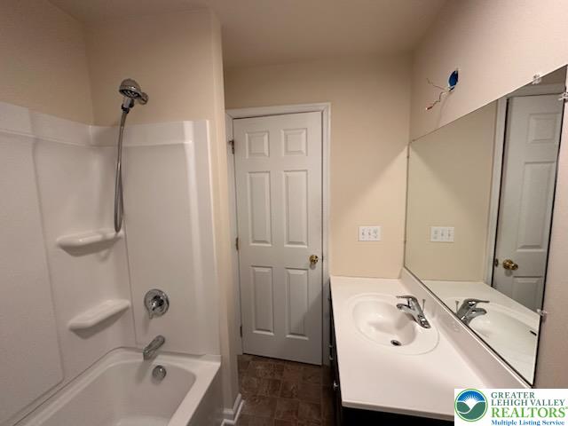 320 West Garrison Street Bethlehem, PA 18018 - Photo 4 of 8 a bathroom with a tub sink and mirror