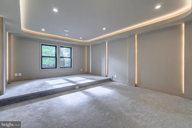 $2,599,888 | 913 Symphony Circle Southwest, Vienna, VA 22180