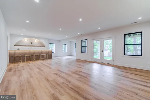 $2,599,888 | 913 Symphony Circle Southwest, Vienna, VA 22180