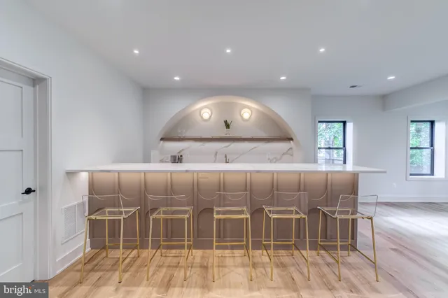 $2,599,888 | 913 Symphony Circle Southwest, Vienna, VA 22180