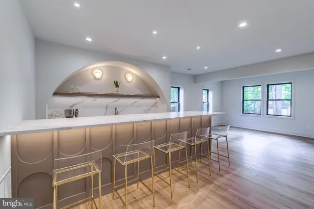 $2,599,888 | 913 Symphony Circle Southwest, Vienna, VA 22180