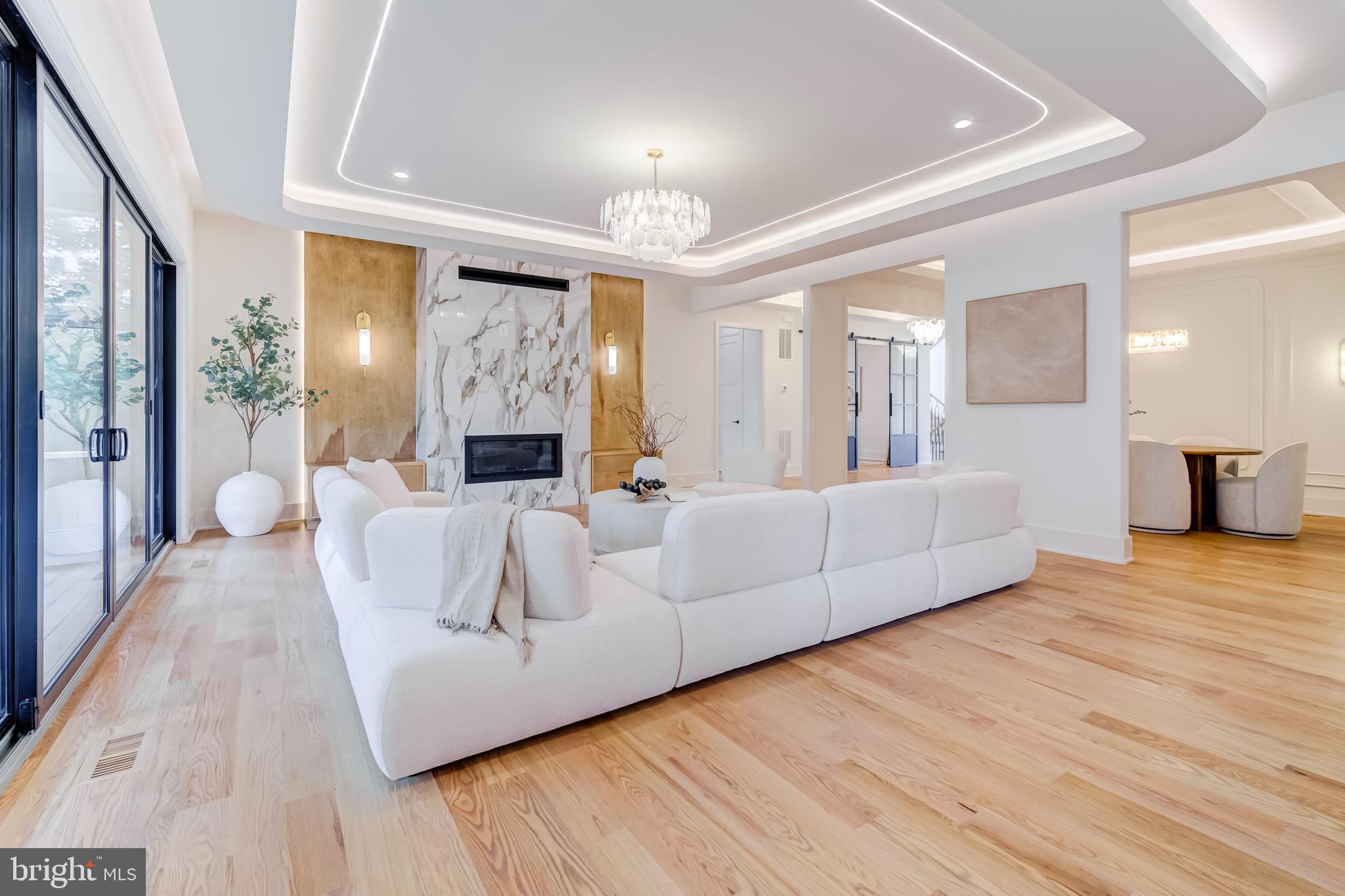 913 Symphony Circle Southwest Vienna, VA 22180 - Photo 137 of 150 a living room with furniture and a large window