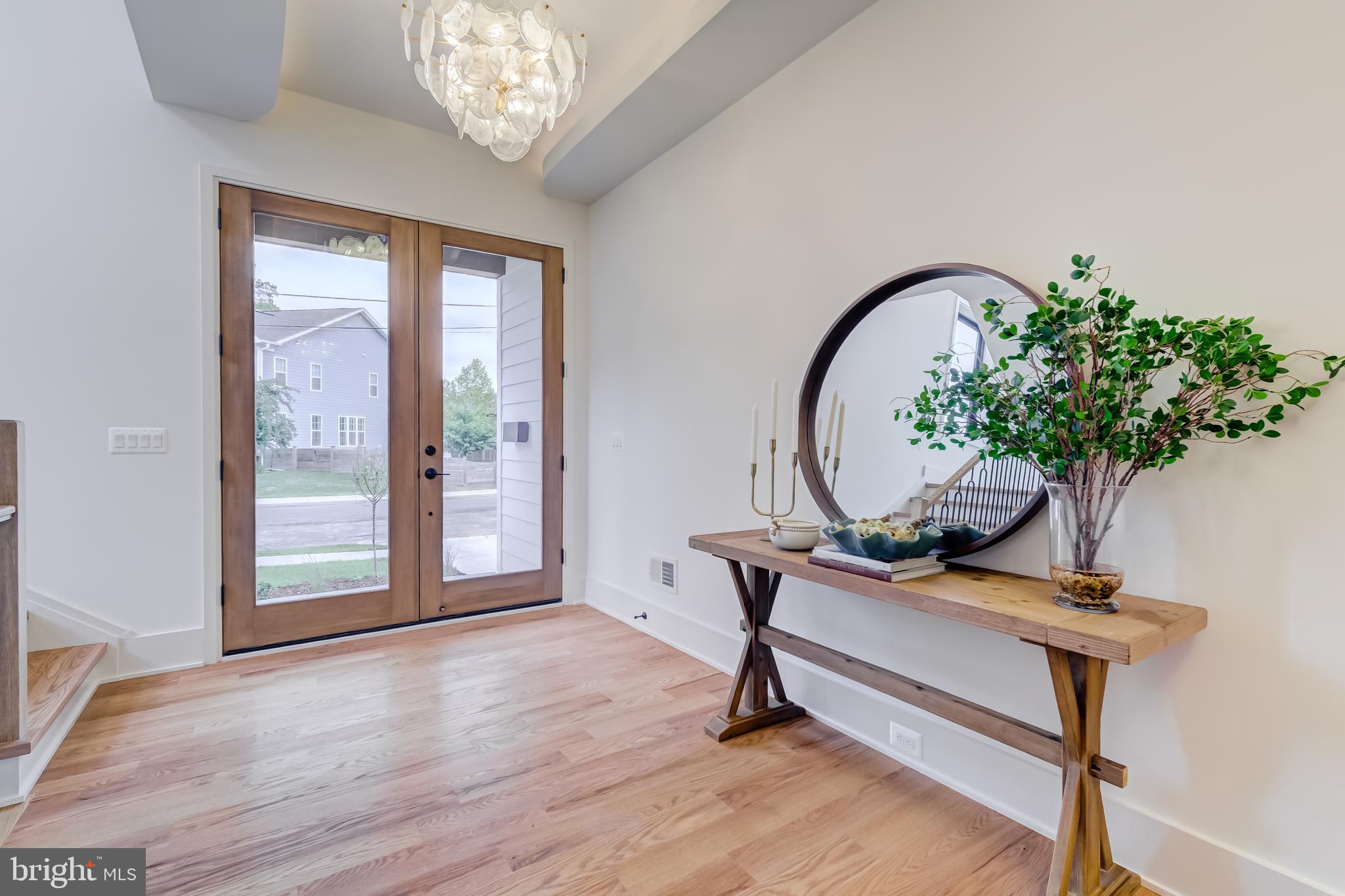913 Symphony Circle Southwest Vienna, VA 22180 - Photo 19 of 150 a living room with furniture