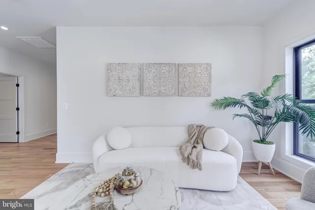 $2,599,888 | 913 Symphony Circle Southwest, Vienna, VA 22180