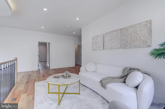 $2,599,888 | 913 Symphony Circle Southwest, Vienna, VA 22180