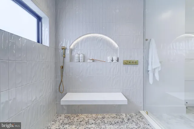 $2,599,888 | 913 Symphony Circle Southwest, Vienna, VA 22180