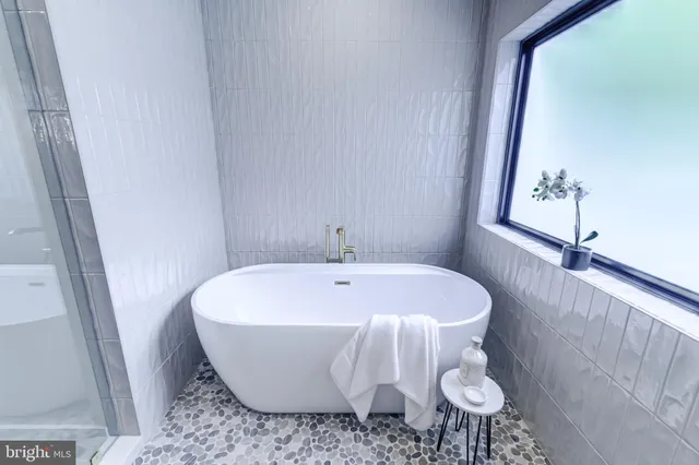 $2,599,888 | 913 Symphony Circle Southwest, Vienna, VA 22180