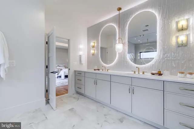 $2,599,888 | 913 Symphony Circle Southwest, Vienna, VA 22180