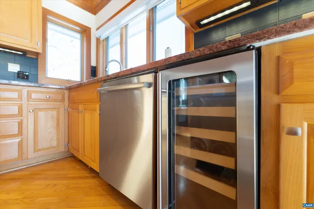 $1,100,000 | 353 Crawfords Edge, Roseland, VA 22967