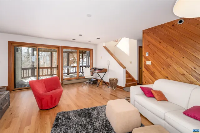 $1,100,000 | 353 Crawfords Edge, Roseland, VA 22967