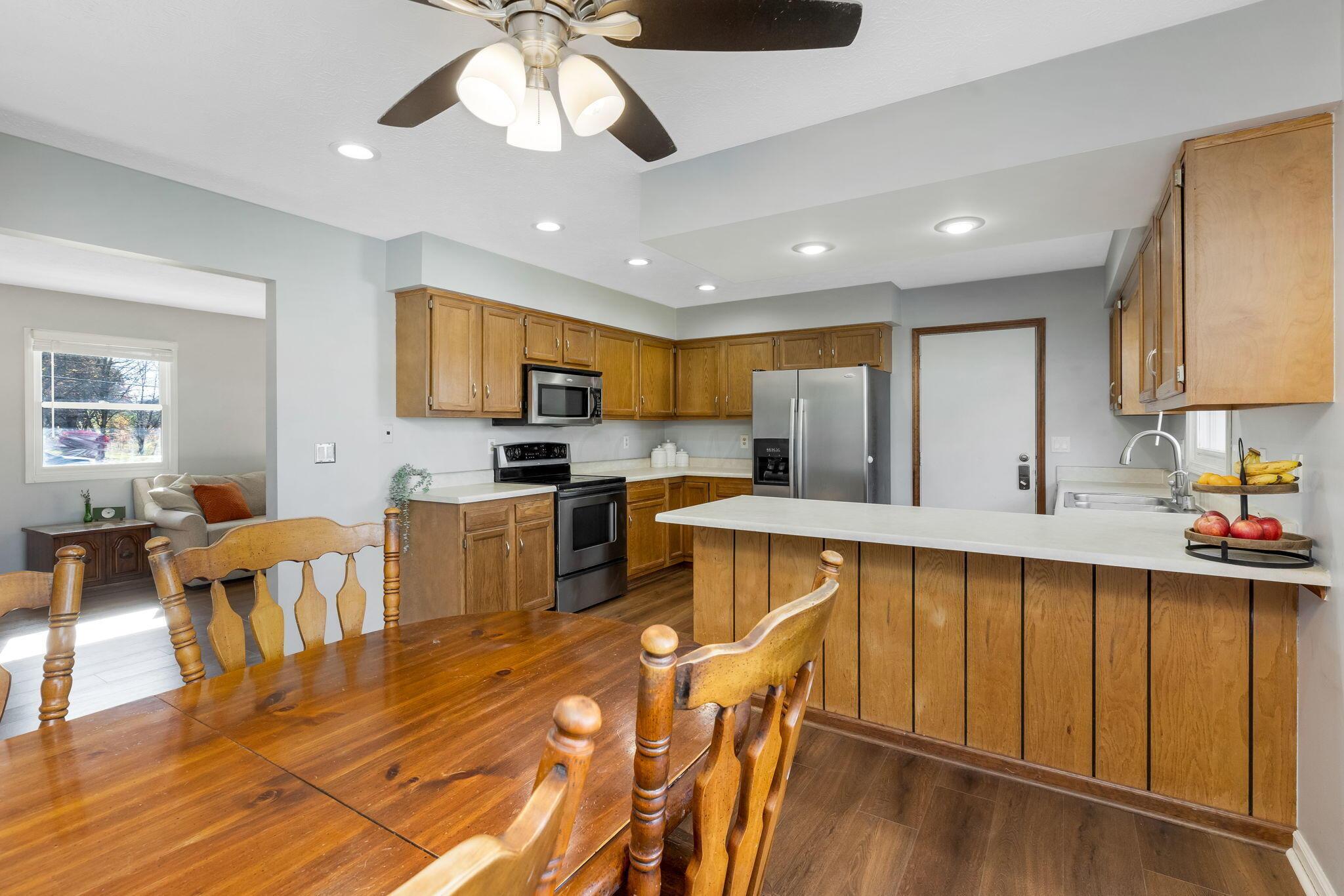 728 Cheshire Road Sunbury, OH 43074 - Photo 27 of 54 kitchen