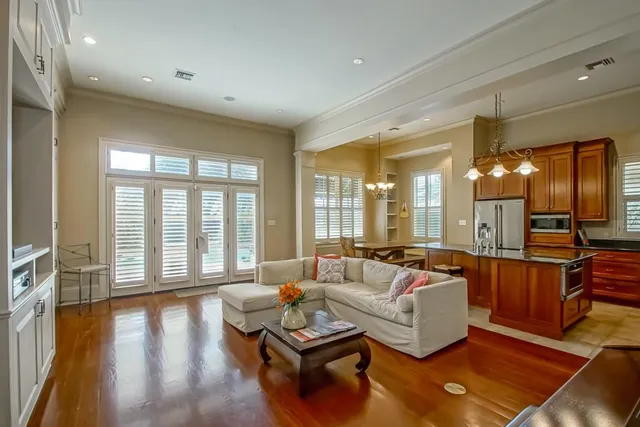 $1,155,000 | 18 Grass Court, River Ridge, LA 70123