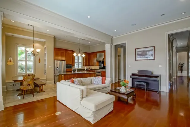 $1,155,000 | 18 Grass Court, River Ridge, LA 70123