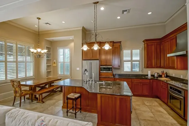 $1,155,000 | 18 Grass Court, River Ridge, LA 70123