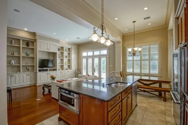 $1,155,000 | 18 Grass Court, River Ridge, LA 70123