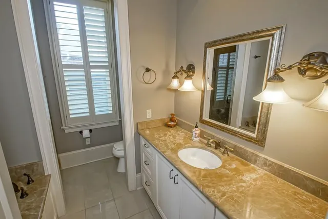 $1,155,000 | 18 Grass Court, River Ridge, LA 70123