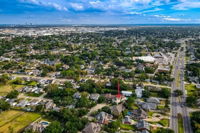 $1,155,000 | 18 Grass Court, River Ridge, LA 70123