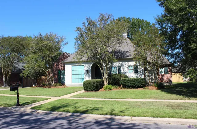 $525,000 | 18225 Bel Meadow Avenue, Baton Rouge, LA 70810