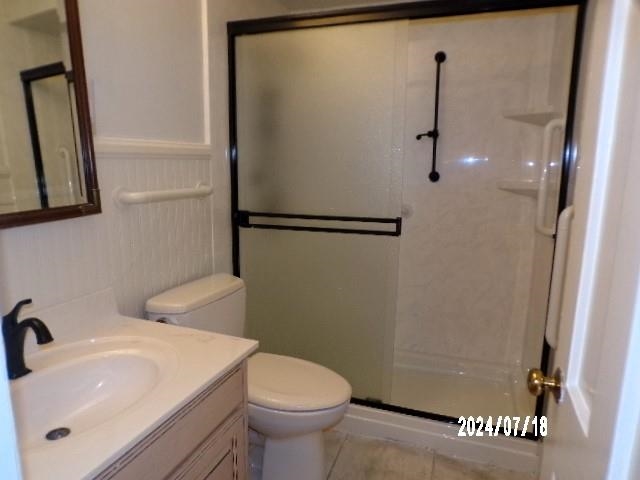 3249 Clarke Road Memphis, TN 38115 - Photo 13 of 24 a bathroom with a sink toilet and shower