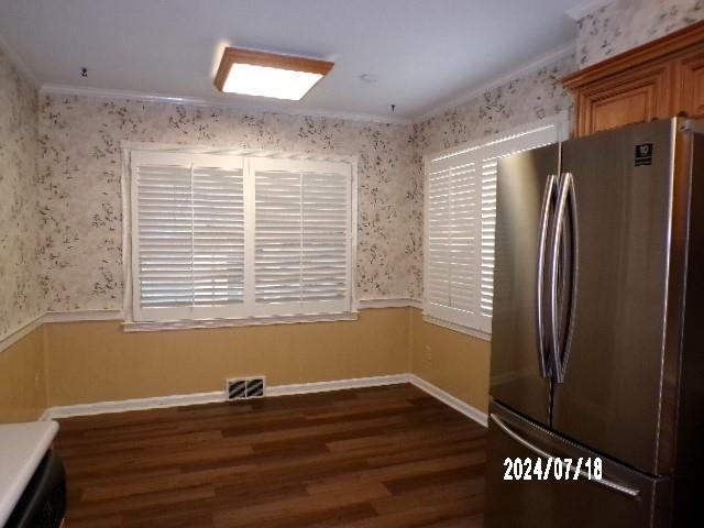 3249 Clarke Road Memphis, TN 38115 - Photo 8 of 24 a view of a livingroom with an empty space and a window
