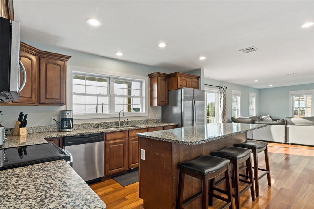 11 Defelice Road Narragansett, RI 02882 - Photo 3 of 23 Gallery Image 3