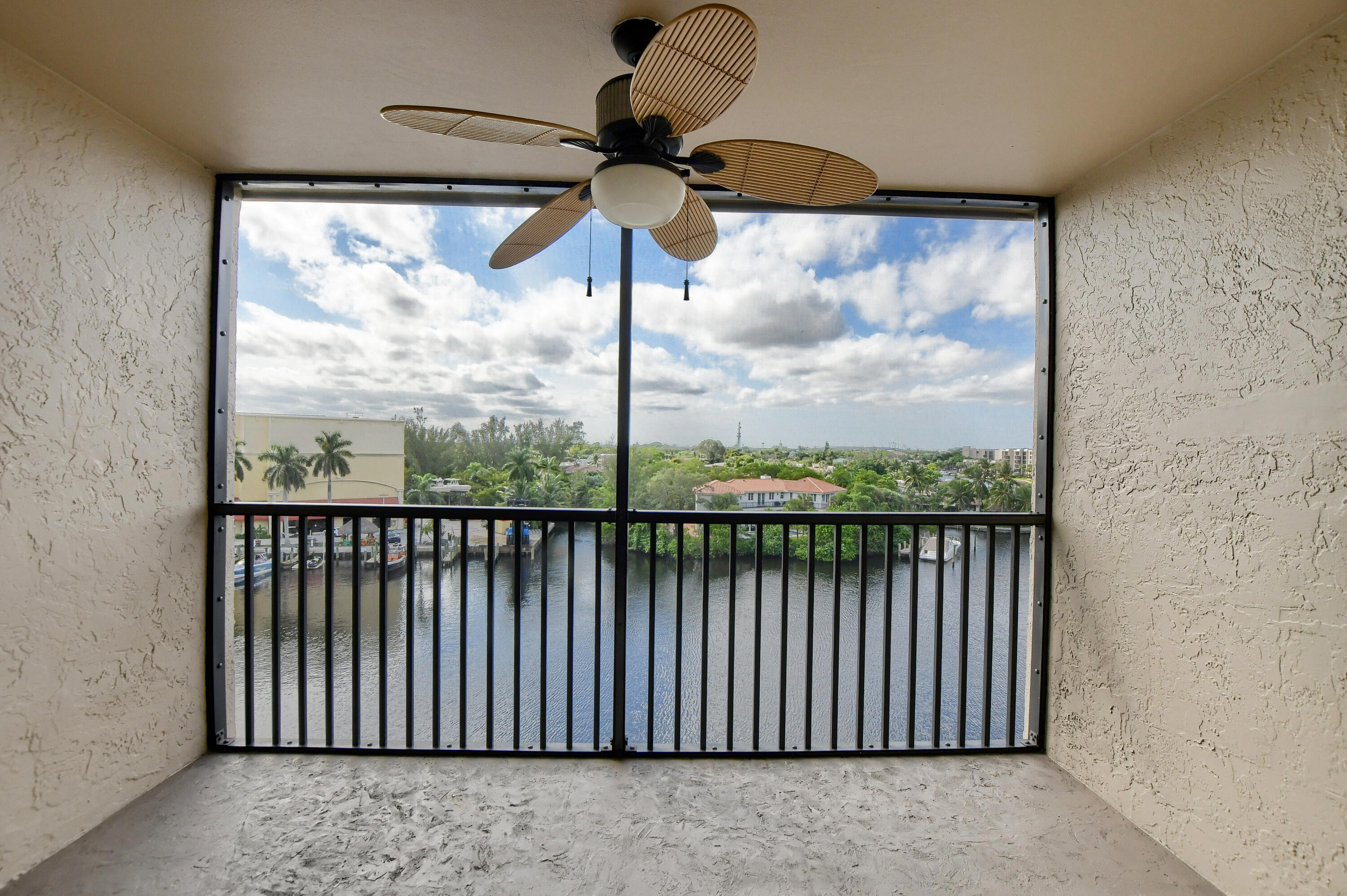 22 Royal Palm Way, Unit 6010 Boca Raton, FL 33432 - Photo 49 of 62 48_ebf_6395-hdr(5)
