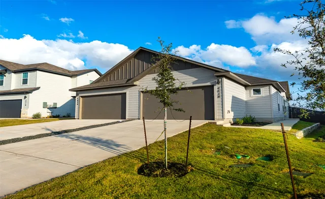 $1,795 | 403 Cross Barn Boulevard, Unit B, Buda, TX 78610