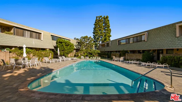 $1,450,000 | 13206 Admiral Avenue, Unit F, Marina del Rey, CA 90292