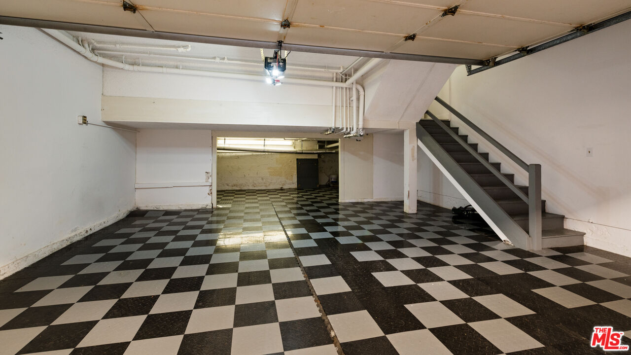 13206 Admiral Avenue, Unit F Marina del Rey, CA 90292 - Photo 21 of 21 a view of a black and white checkered floor